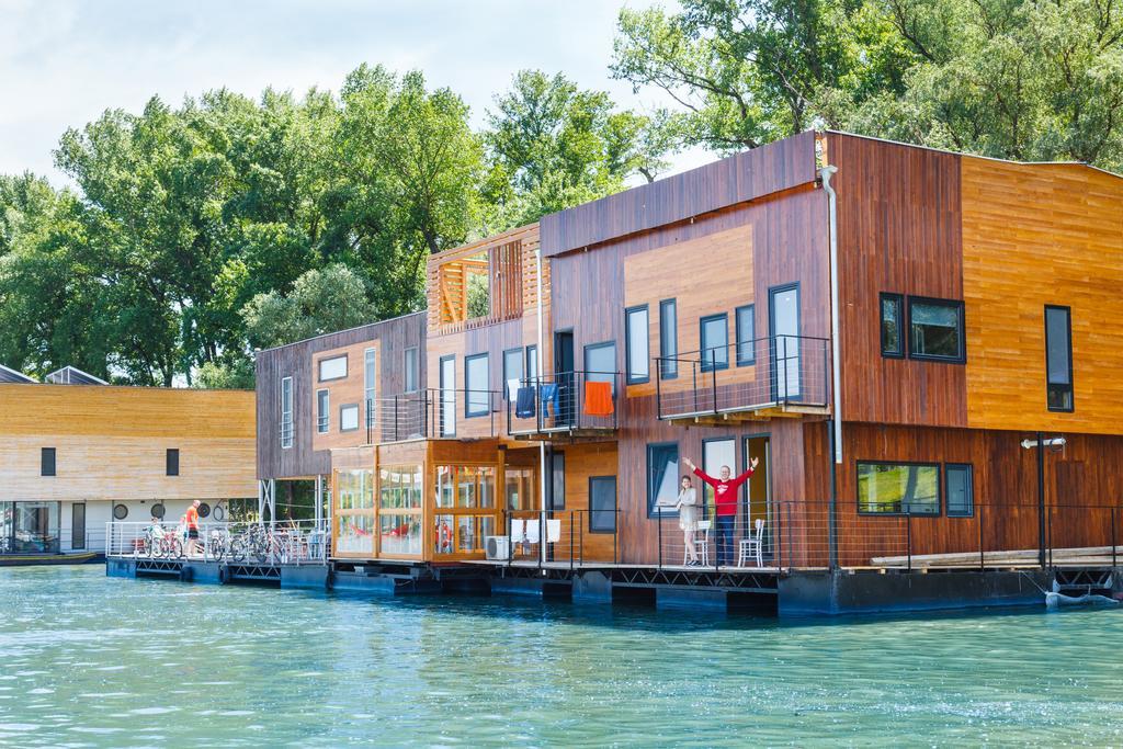 Arkabarka 2- Floating Dream Rooms And Apartments Belgrado Esterno foto
